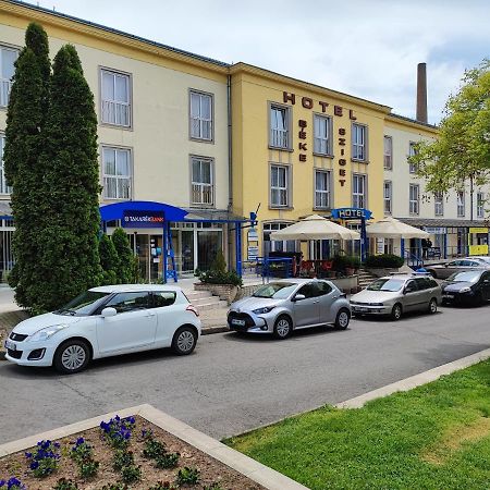Hotel Beke Sziget Komlo Ngoại thất bức ảnh