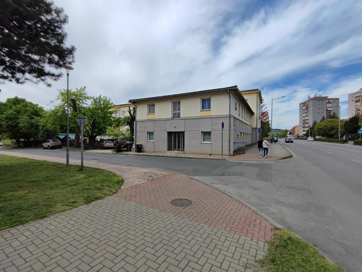 Hotel Beke Sziget Komlo Ngoại thất bức ảnh